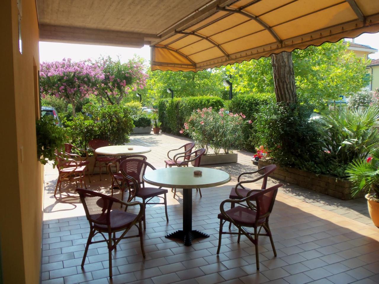 Residence Andrea Doria Cervia Exterior photo